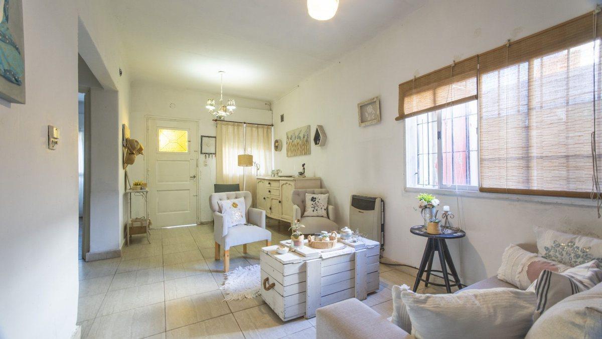 Foto de Venta casa con departamento, imagen 1