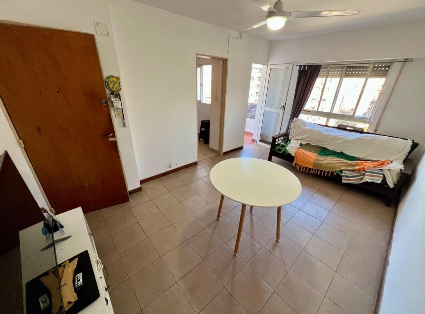 Foto de VENTA DEPARTAMENTO 1 DORMITORIO. VISTA DESPEJADA, imagen 4