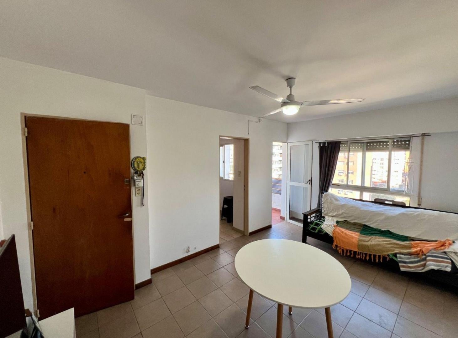 Foto de VENTA DEPARTAMENTO 1 DORMITORIO. VISTA DESPEJADA, imagen 2