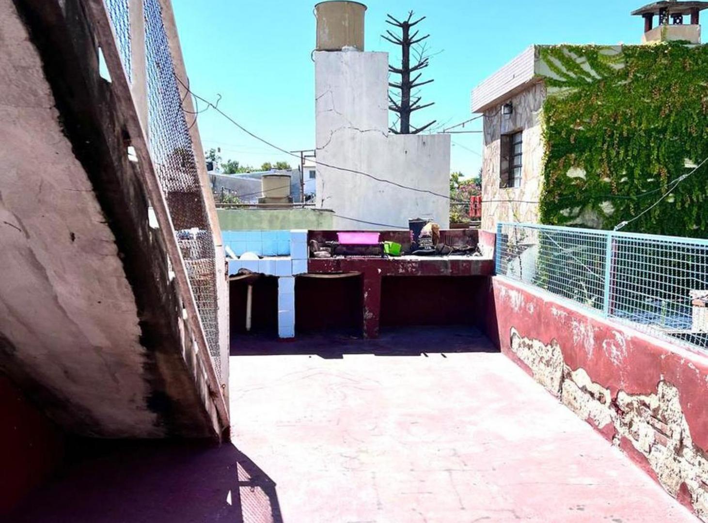 Foto de VENTA PH PLANTA ALTA 2 DORMITORIOS CON TERRAZA, imagen 2