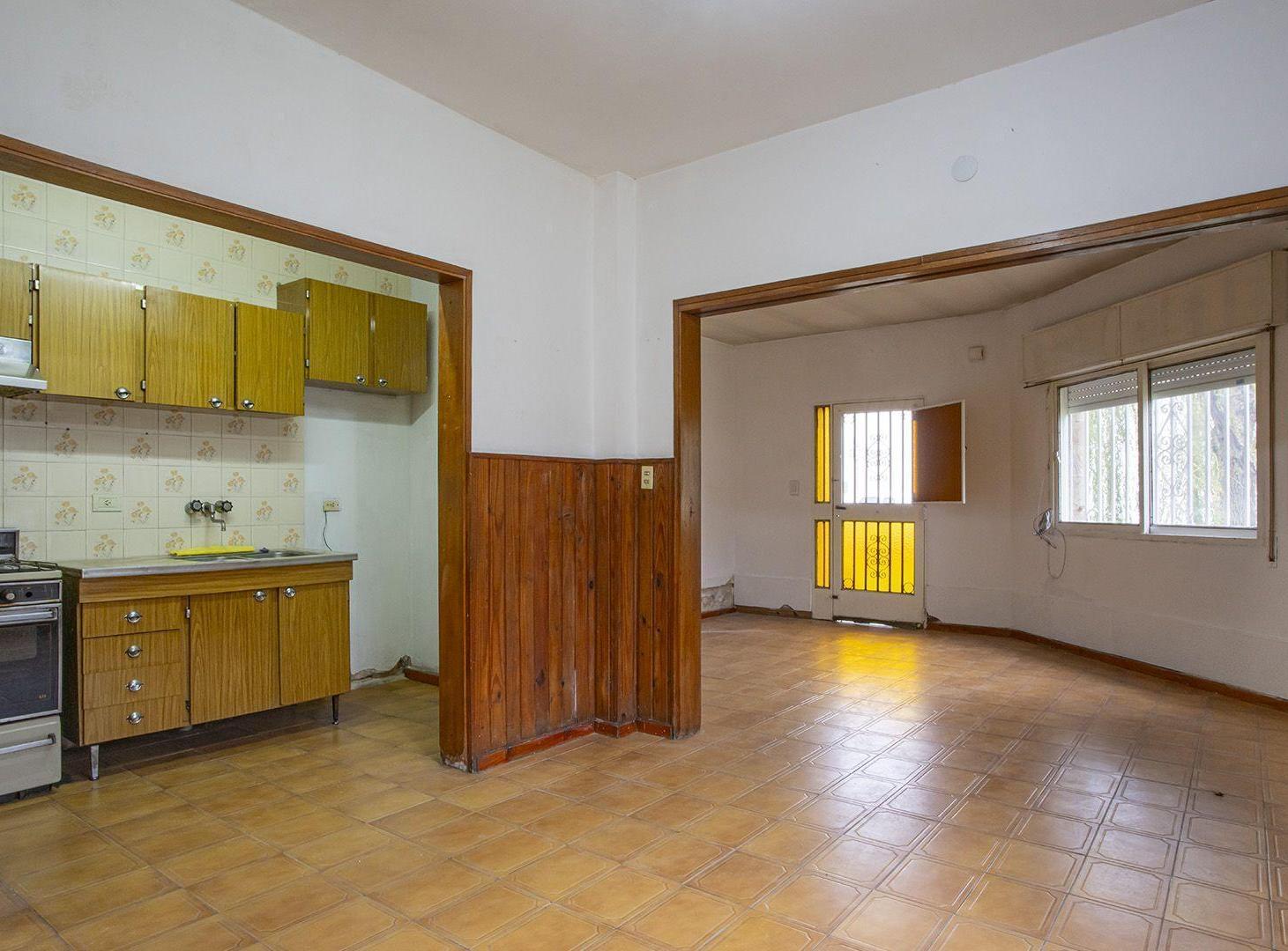 Foto de VENTA CASA DE DOS DORMITORIOS EN ESQUINA, imagen 1