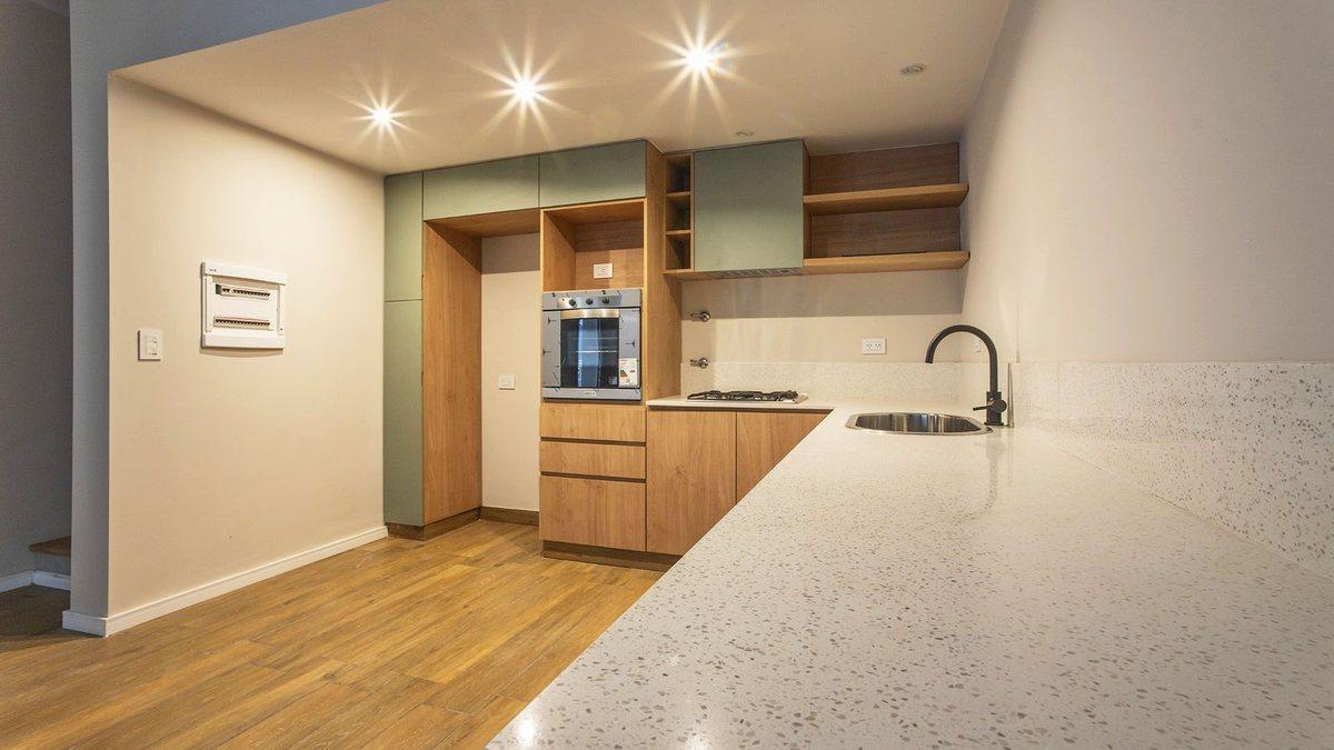 Foto de VENTA CASA PASILLO UNICO TRES DORMITORIOS LOURDES, imagen 2