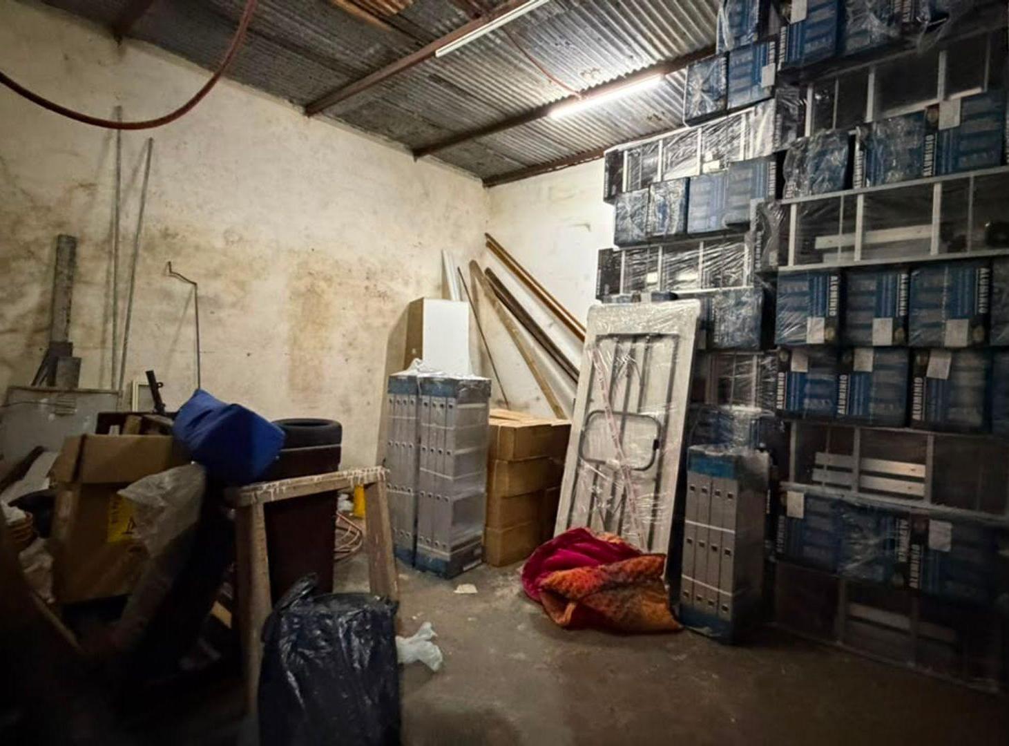 Foto de VENTA/PERMUTA GALPON CON OFICINA, imagen 5