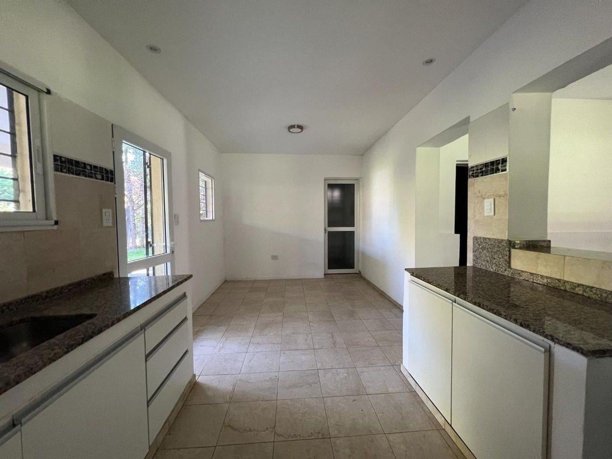Foto de VENTA CASA 3 DORMIT CON PARQUE, PILETA Y PARRILLA, imagen 1
