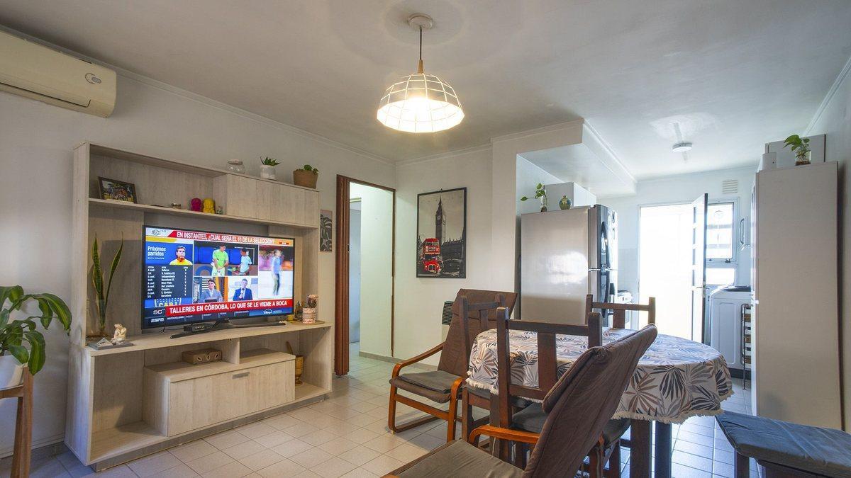 Foto de Venta depto 3 dormitorios con cochera, imagen 2