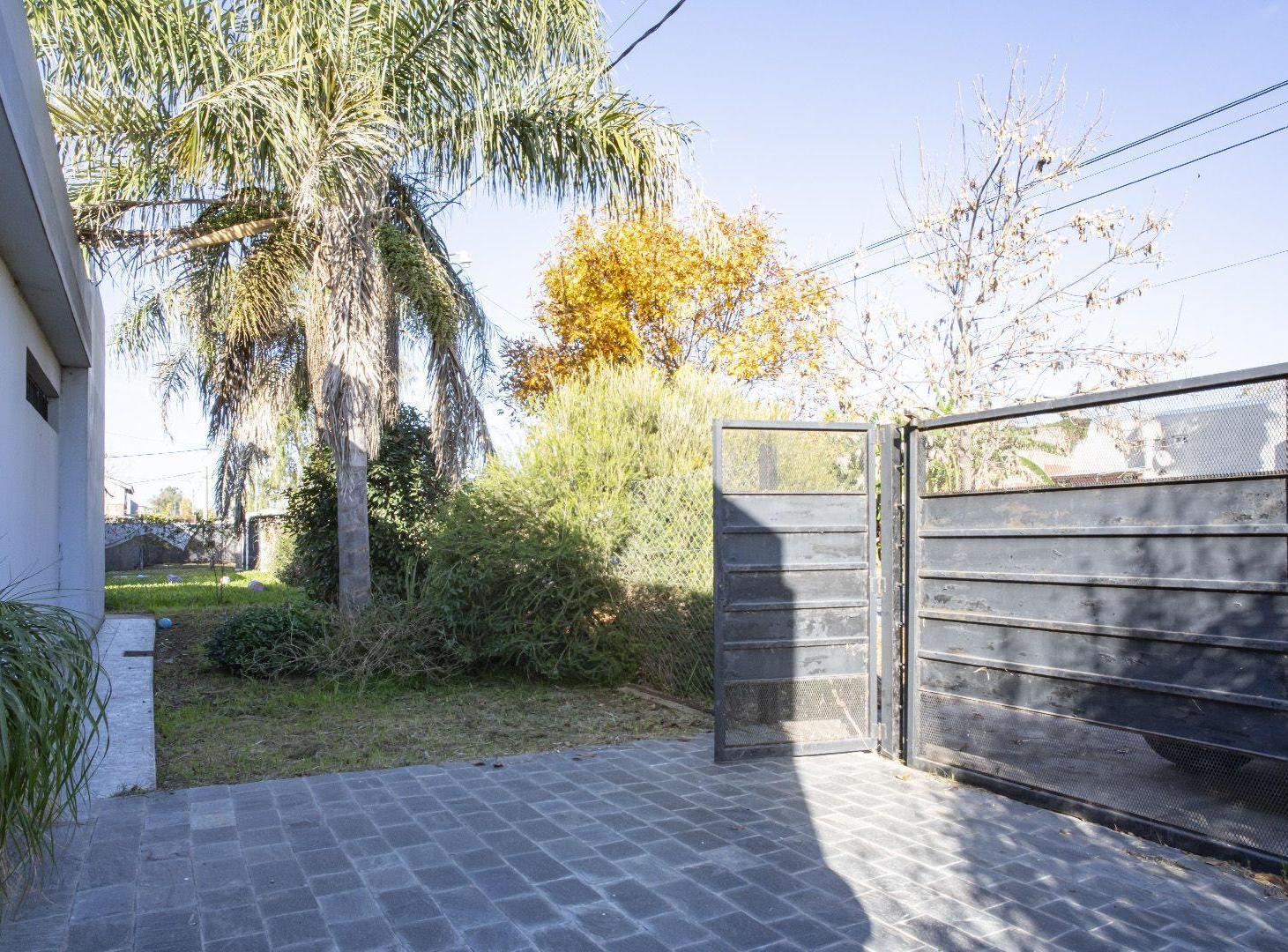 Foto de VENTA CASA DE DOS DORMITORIOS LAS ACEQUIAS ROLDAN, imagen 4