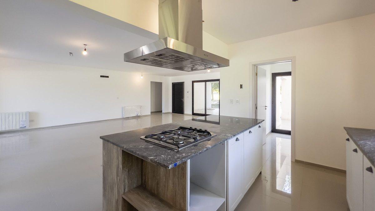 Foto de Venta/permuta casa 3 dormitorios en la Rinconada, imagen 2