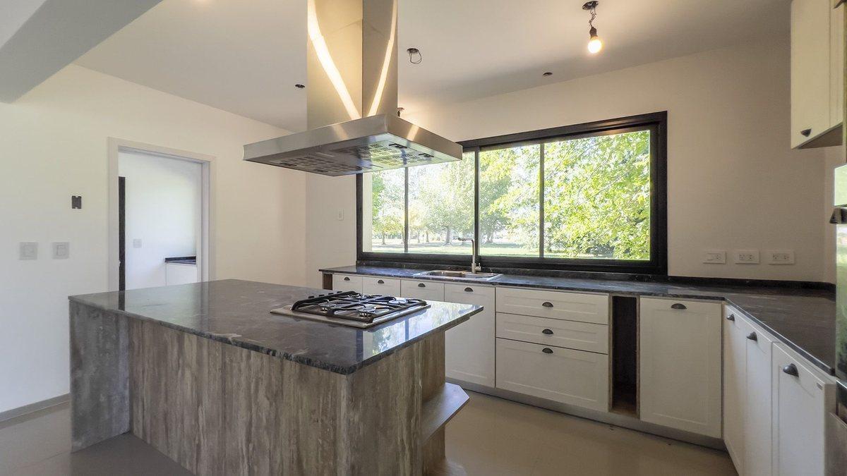 Foto de Venta/permuta casa 3 dormitorios en la Rinconada, imagen 1