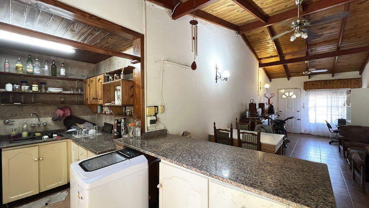 Foto de PH de un dormitorio con local comercial, imagen 3