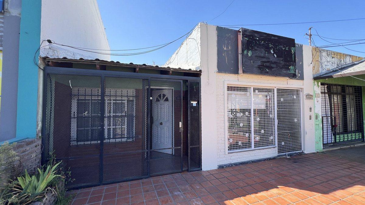 Foto de PH de un dormitorio con local comercial, imagen 1