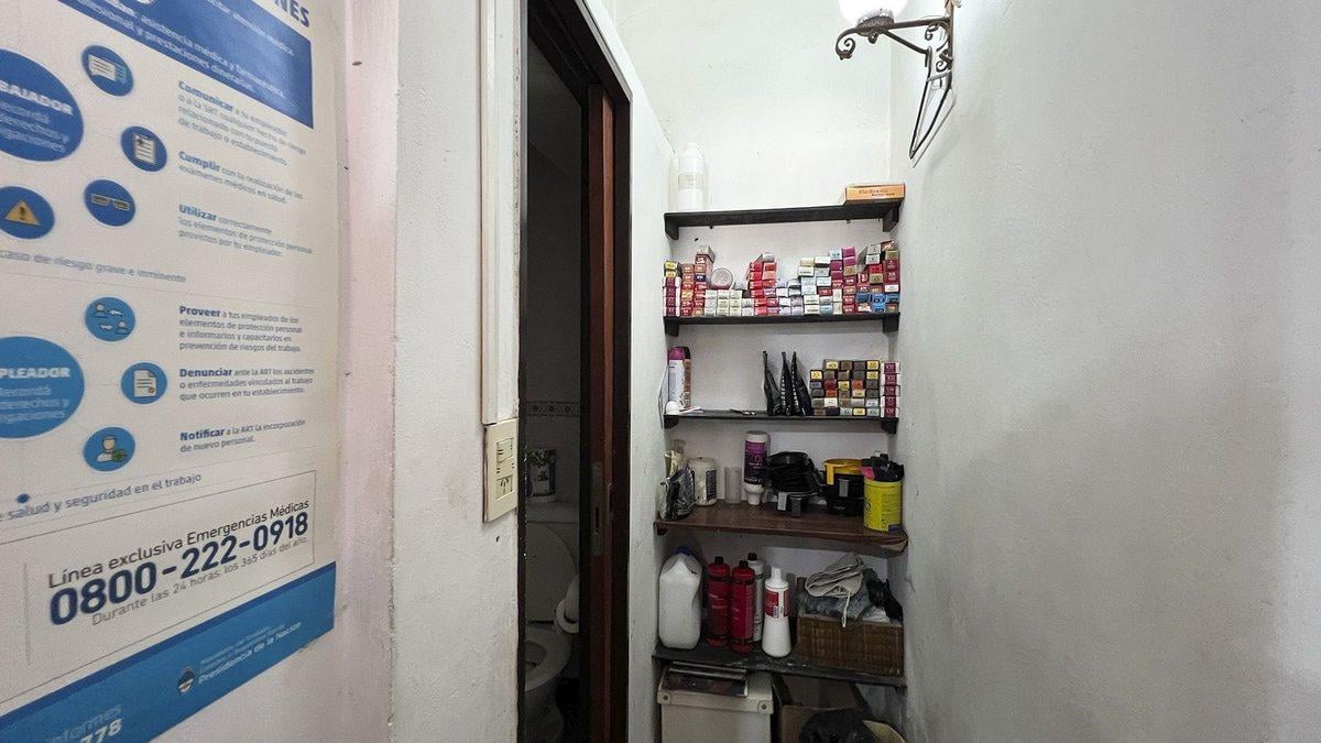 Foto de PH de un dormitorio con local comercial, imagen 4