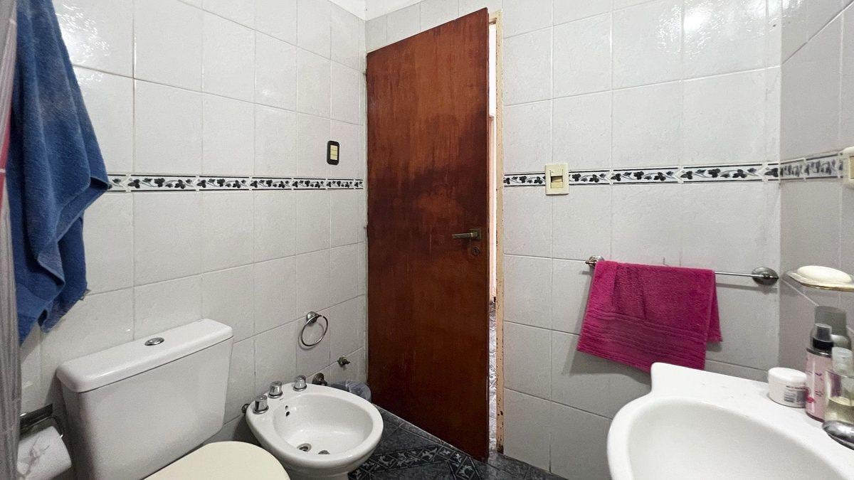 Foto de PH de un dormitorio con local comercial, imagen 5
