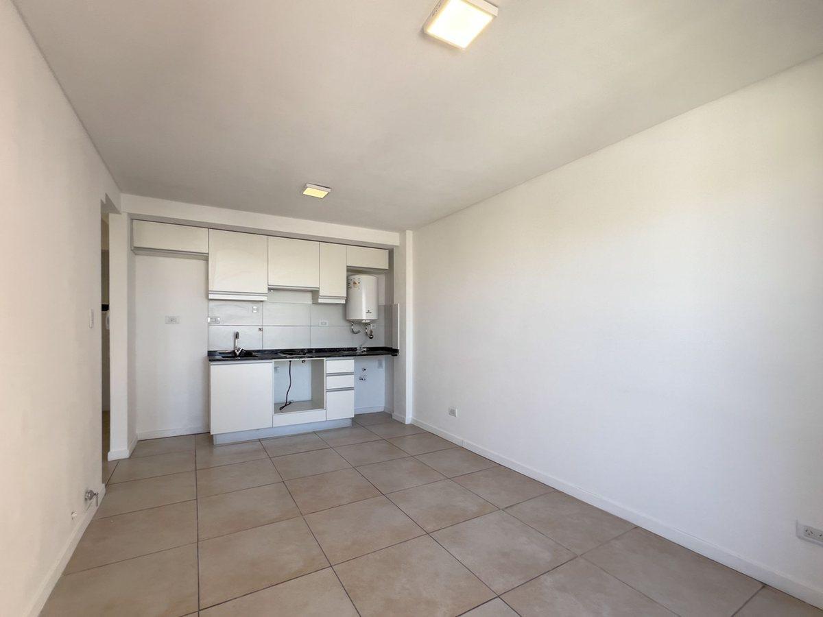 Foto de VENTA DEPARTAMENTO UN DORMITORIO ZONA FACULTAD, imagen 2