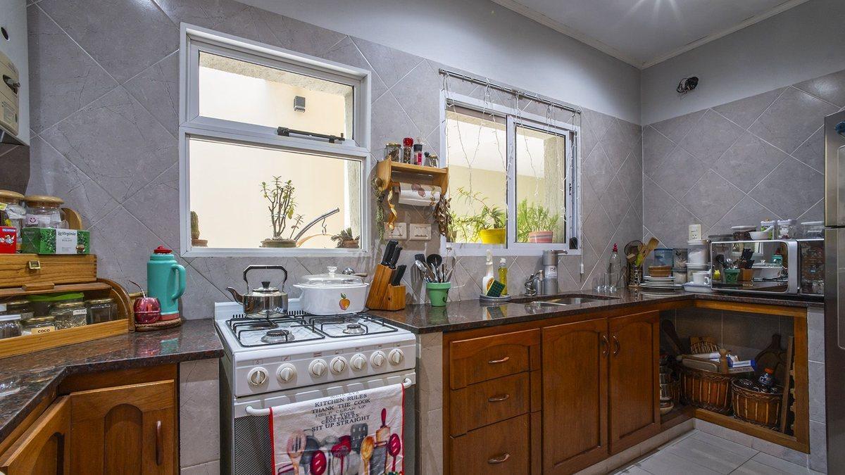 Foto de VENTA CASA DOS DORMITORIOS CON COCHERA BELLA VISTA, imagen 2