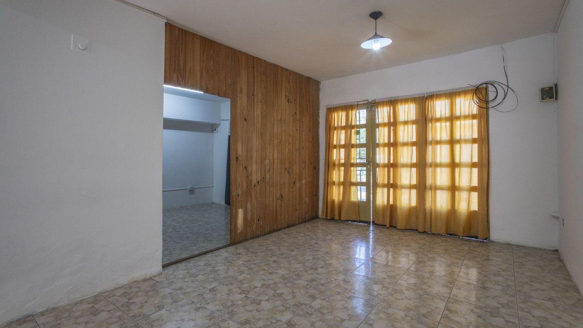 Foto de VENTA CASA FRENTE EN BARRIO LAS HERAS, imagen 3