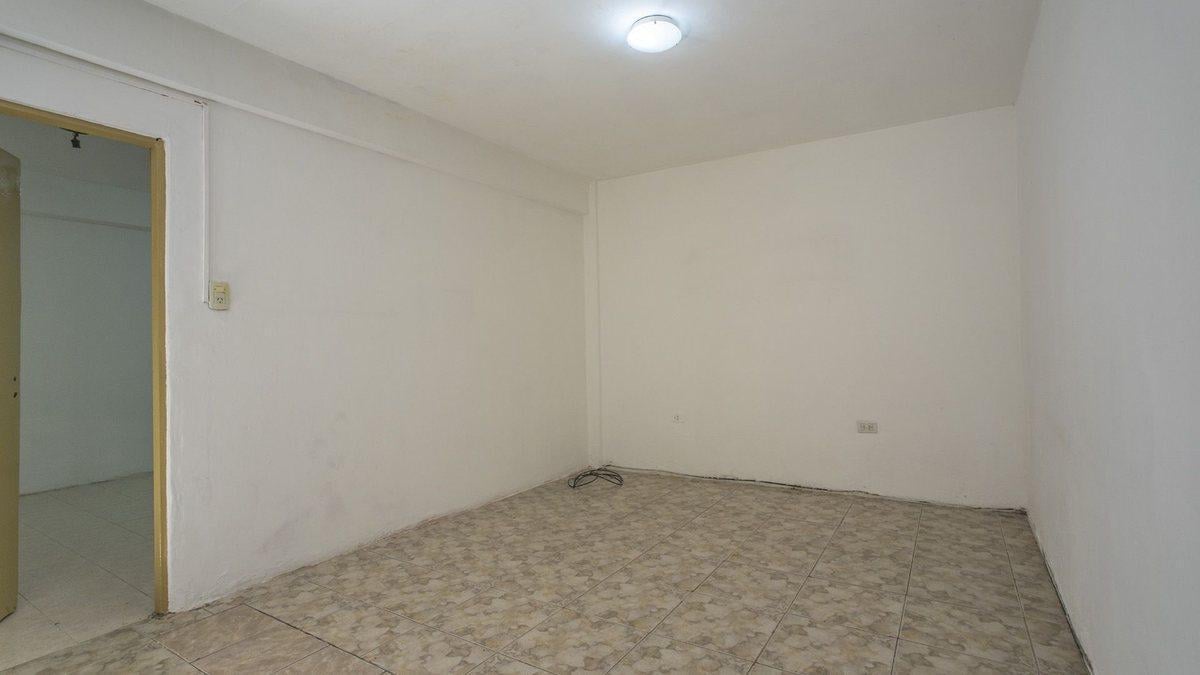 Foto de VENTA CASA FRENTE EN BARRIO LAS HERAS, imagen 2