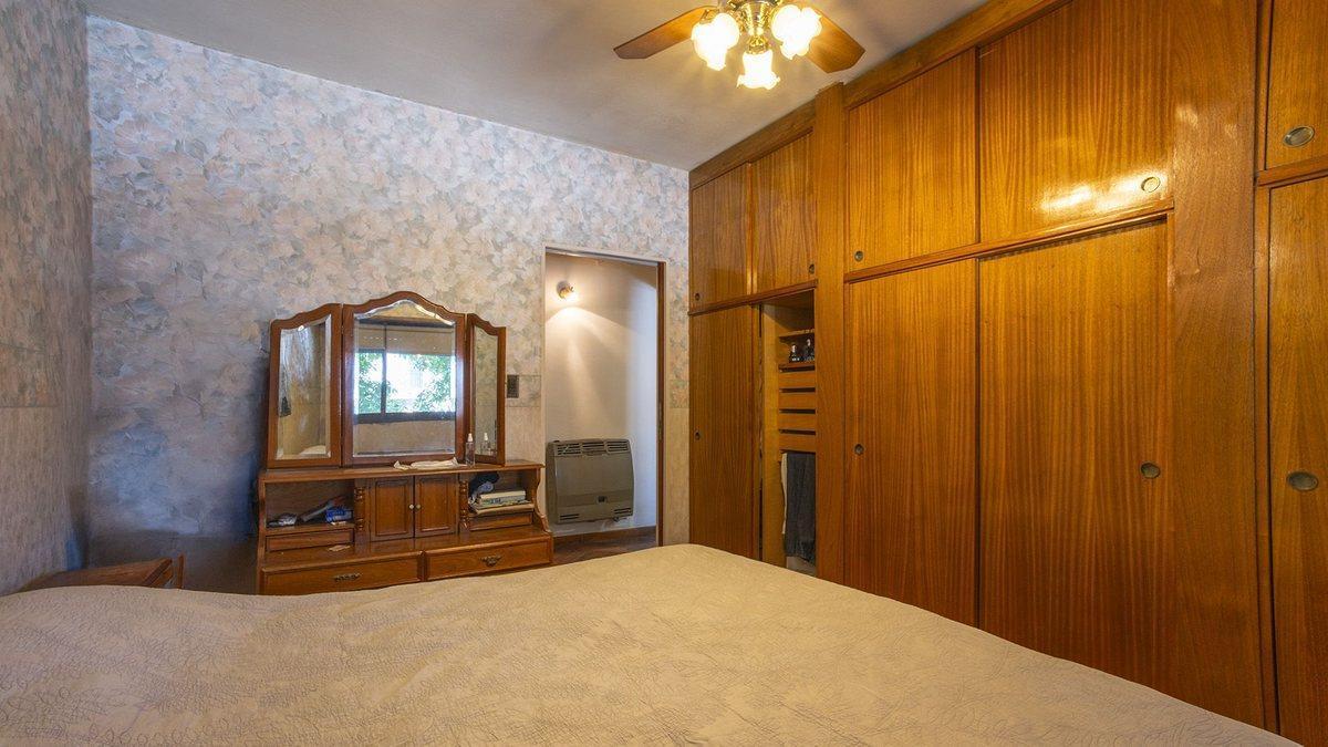 Foto de VENTA PH TRES DORMITORIOS EN BARRIO ECHESORTU, imagen 2