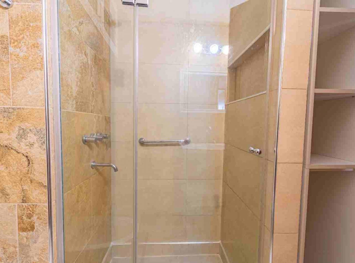 Foto de VENTA DEPARTAMENTO 2 DORM. CON COCHERA, imagen 5
