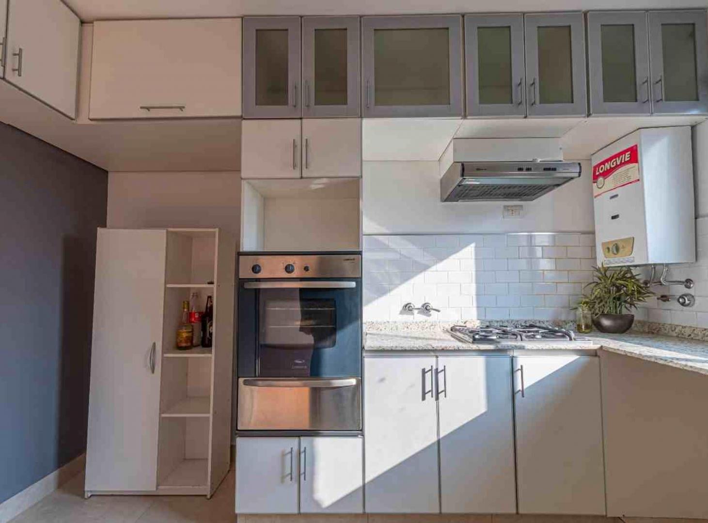 Foto de VENTA DEPARTAMENTO 2 DORM. CON COCHERA, imagen 3