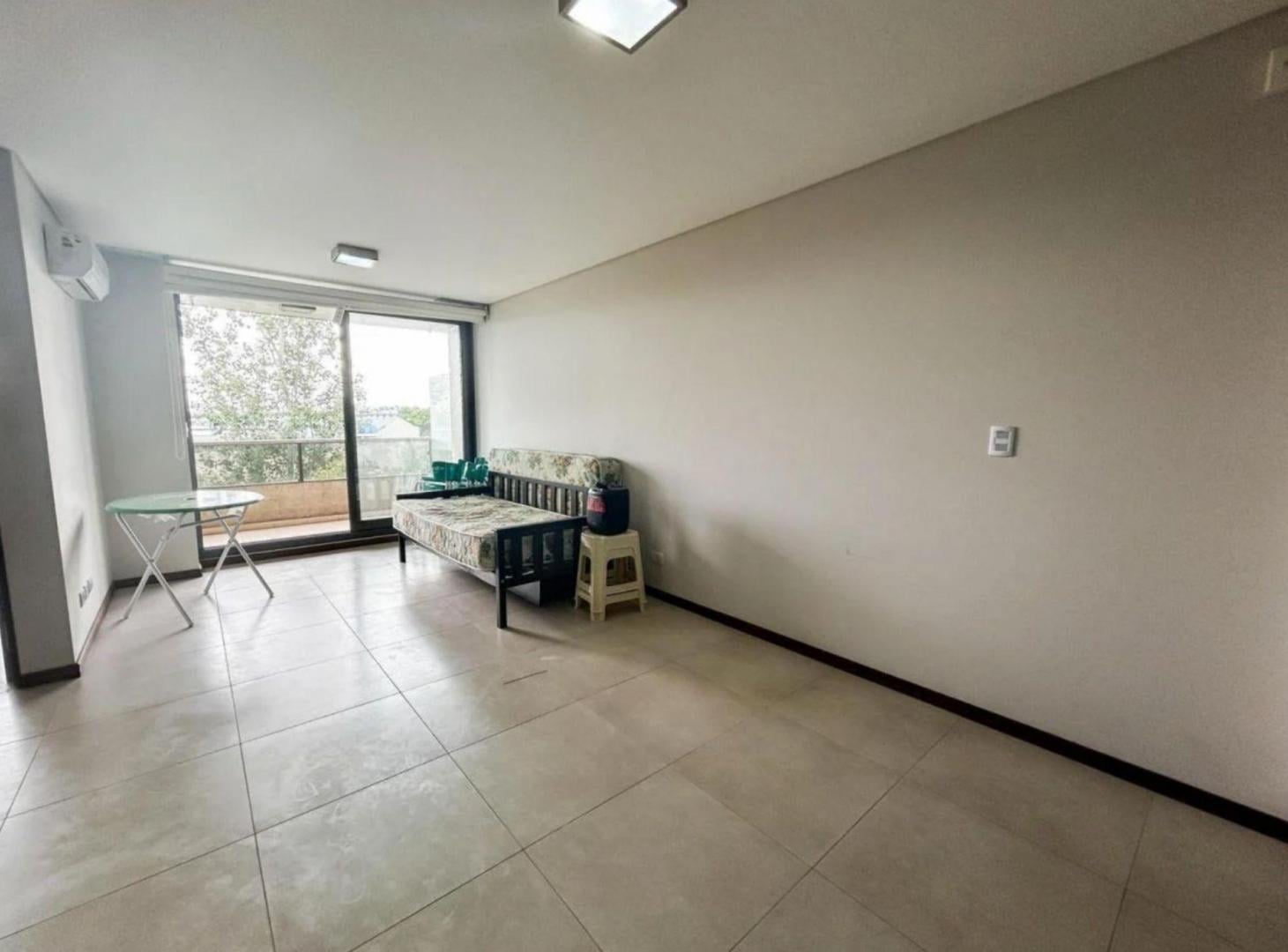 Foto de VENTA DEPARTAMENTO UN DORMITORIO CON COCHERA, imagen 4