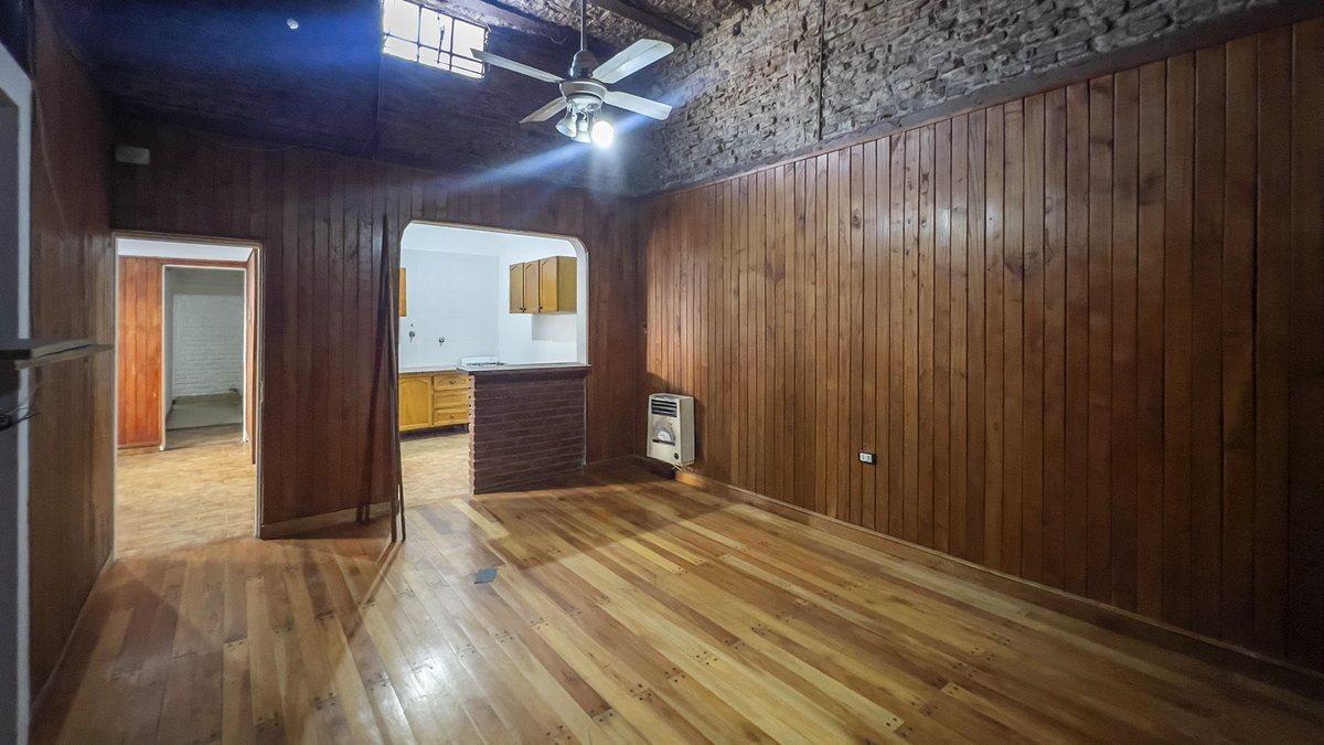 Foto de VENTA DE CASA 4 DORMITORIOS CON PILETA Y QUINCHO, imagen 4