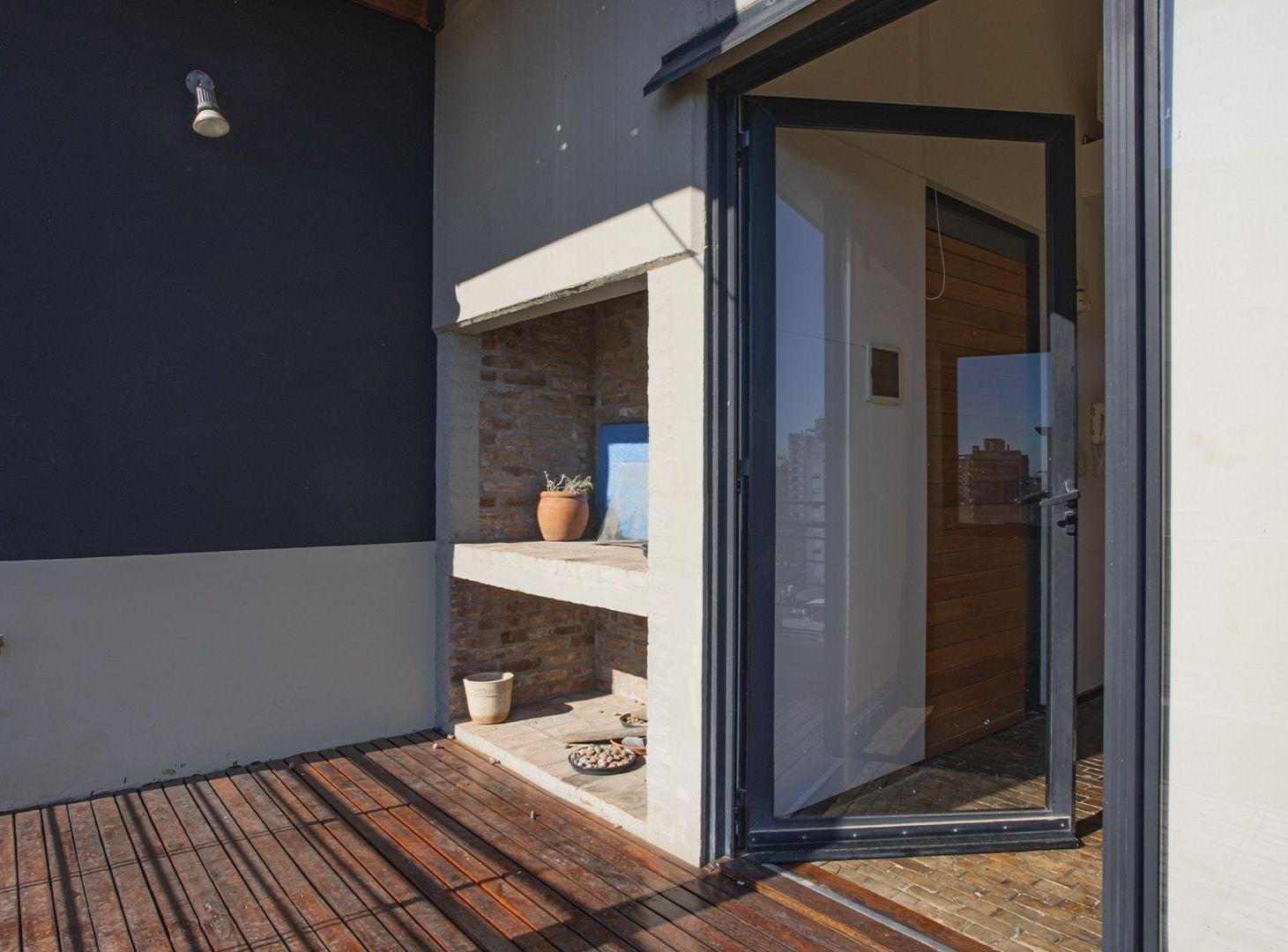 Foto de DUPLEX EN VENTA CON GRAN BALCON Y PARRILLERO. GAS, imagen 1
