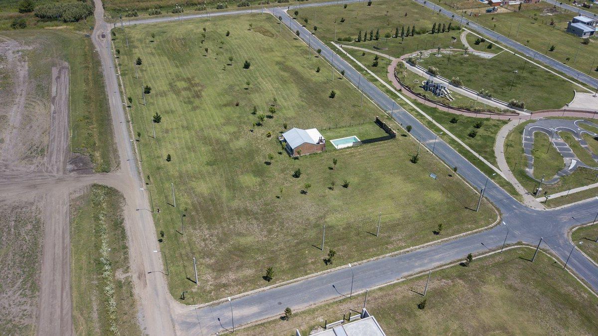 Foto de VENTA DE LOTE DE 378M2 EN LOS PINOS 4, imagen 2