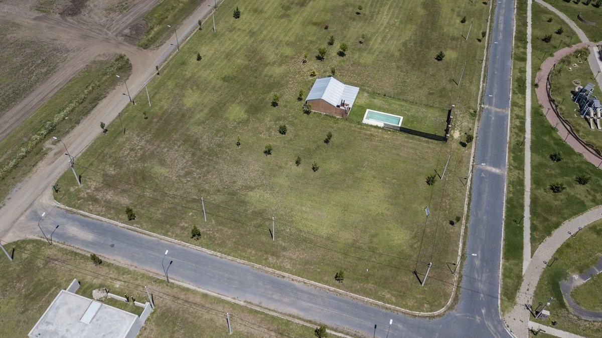 Foto de VENTA DE LOTE DE 378M2 EN LOS PINOS 4, imagen 3