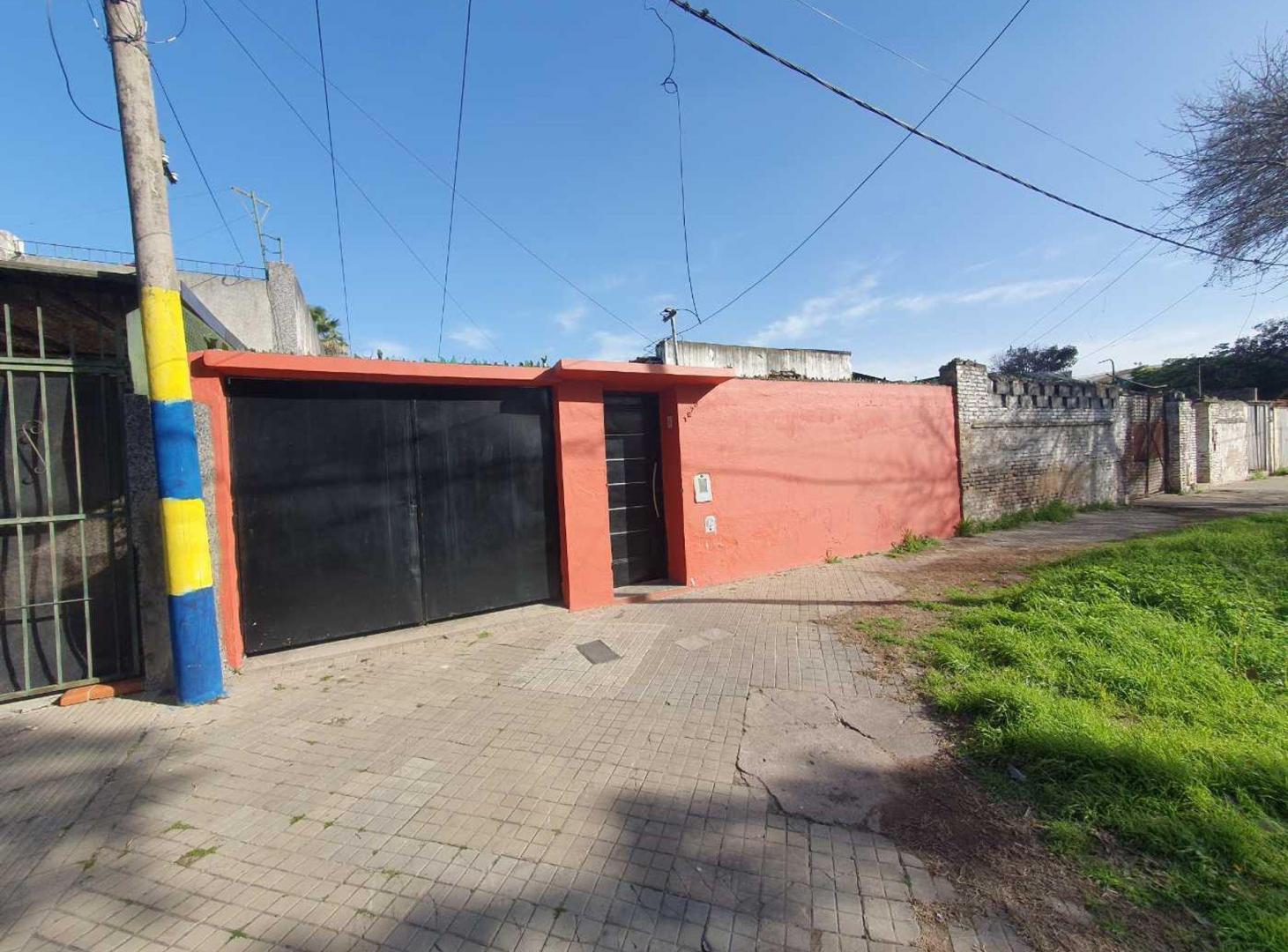 Foto de CASA EN VENTA 3 AMBIENTES - BARRIO INDUSTRIAL, imagen 2