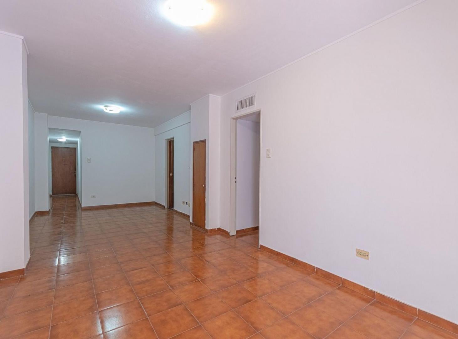 Foto de VENTA DEPARTAMENTO 3 DORMITORIOS ZONA CENTRO, imagen 2