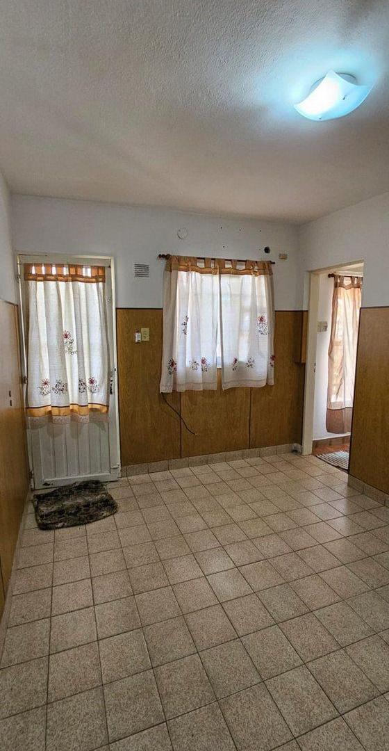 Foto de Casa tres dorm., excelente estado. Barrio Grandoli, imagen 3