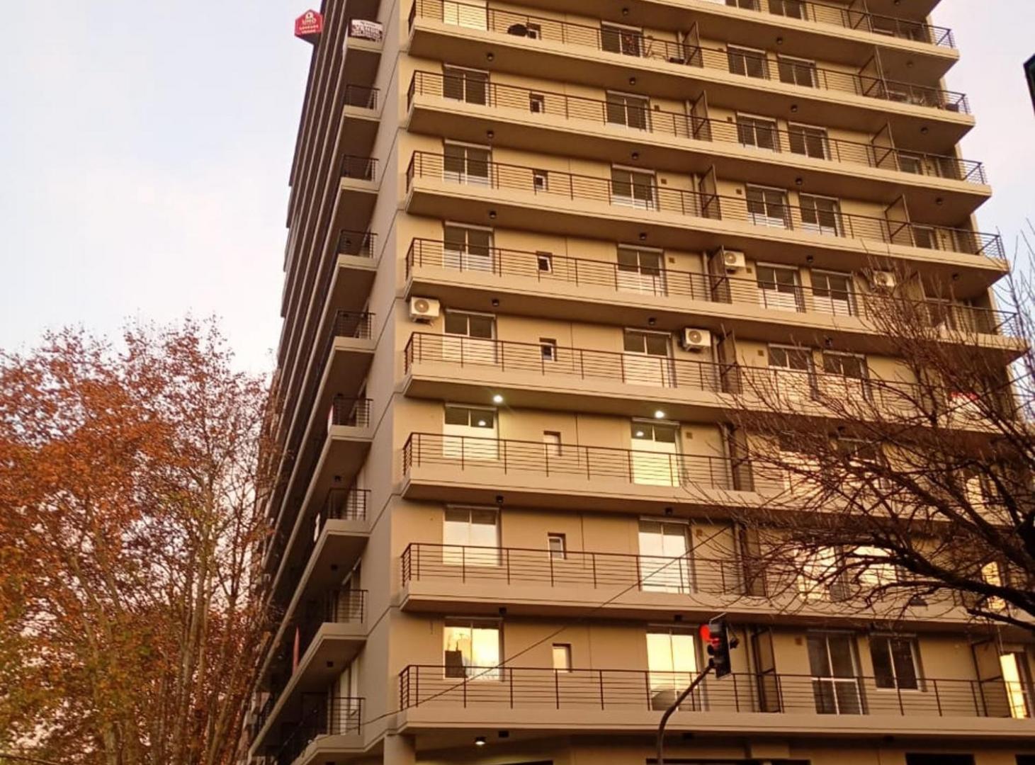 Foto de Venta cochera Edificio 27 de Febrero y Bs As, imagen 2