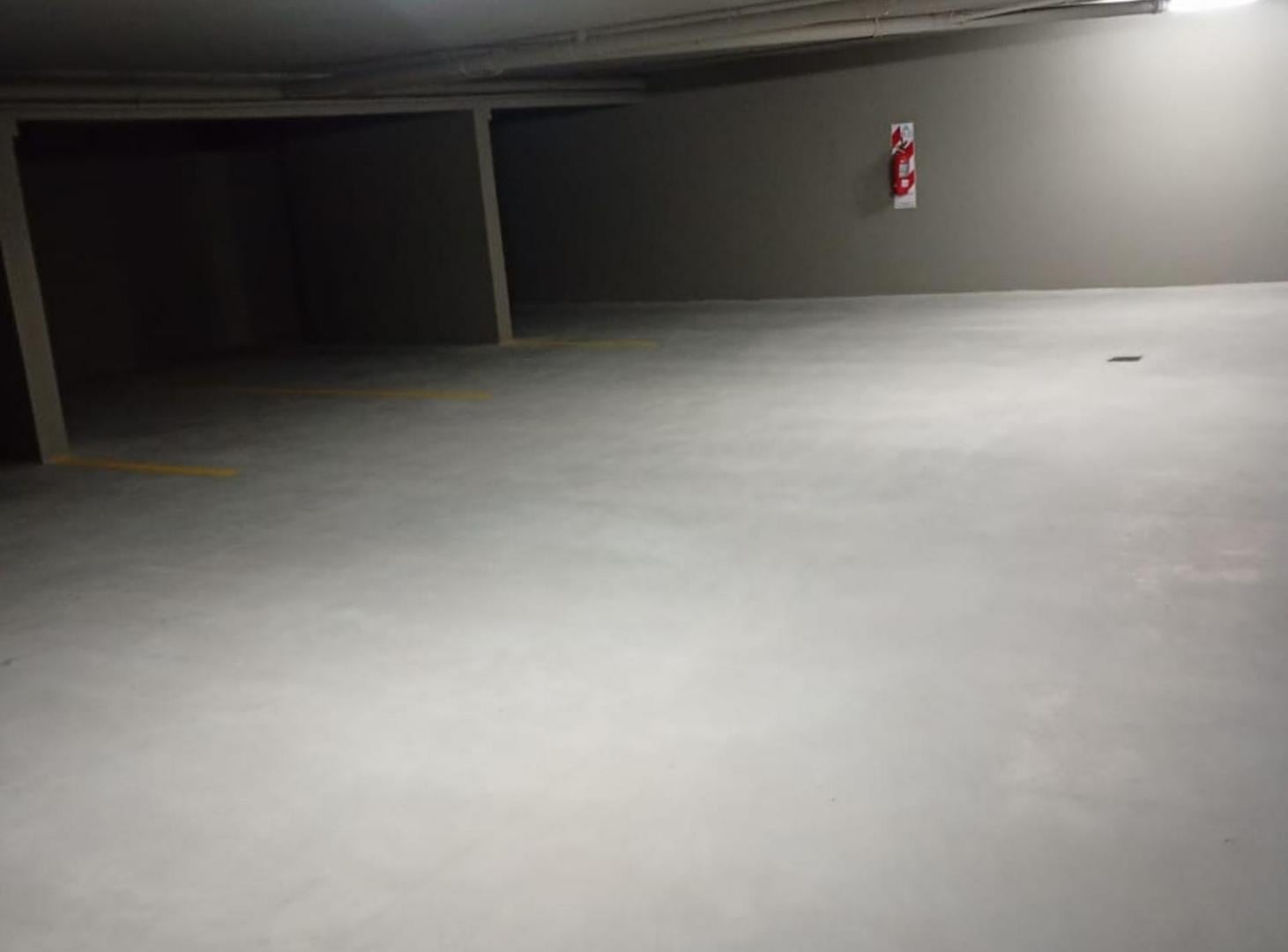 Foto de Venta cochera Edificio 27 de Febrero y Bs As, imagen 1