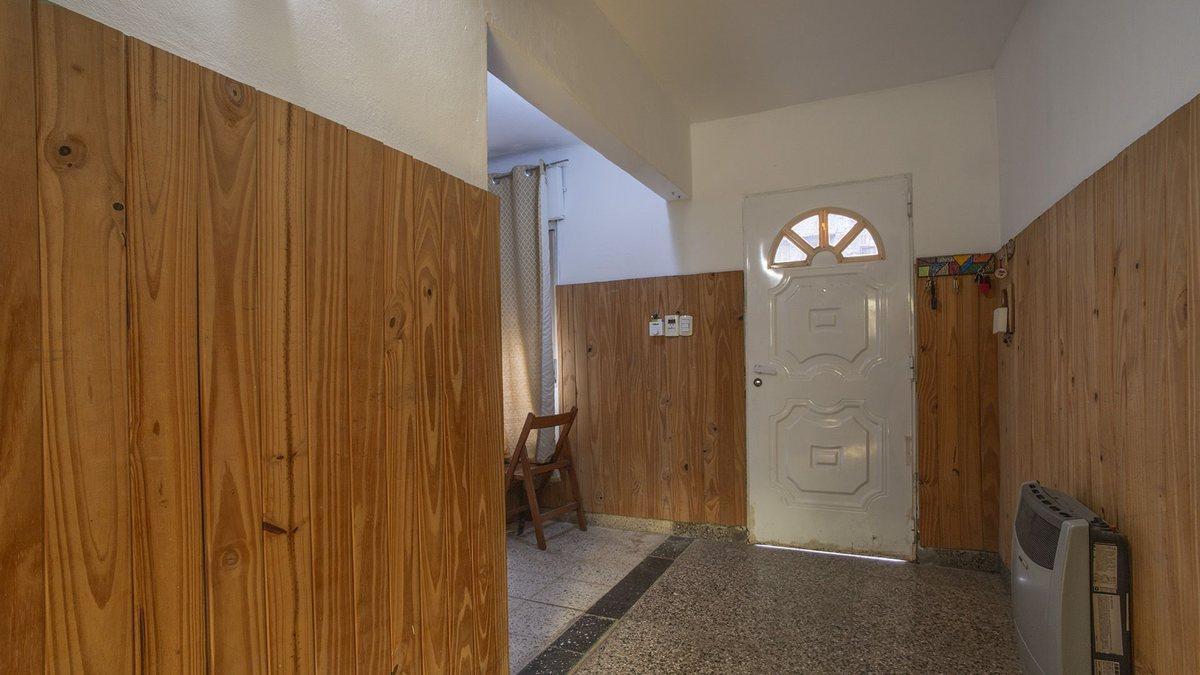 Foto de VENTA CASA 2 DORMITORIOS ZONA SUR QUINCHO COCHERA, imagen 1