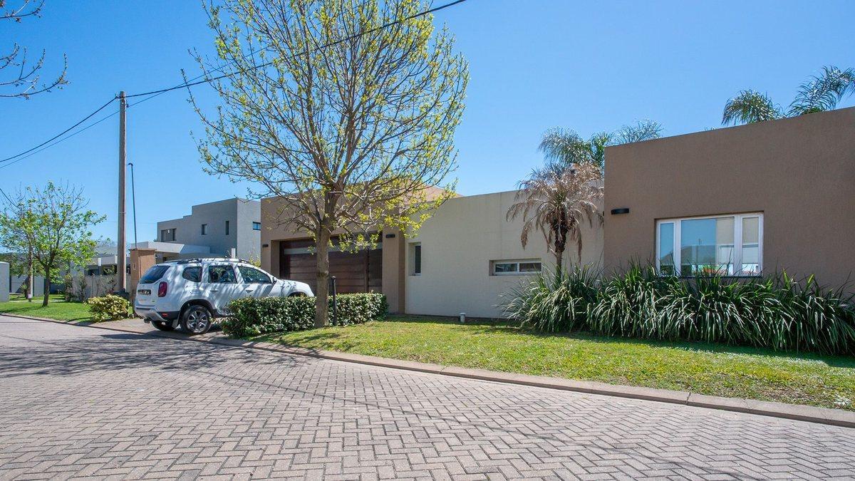 Foto de Casa en venta en Barrio cerrado La Antonella, imagen 1