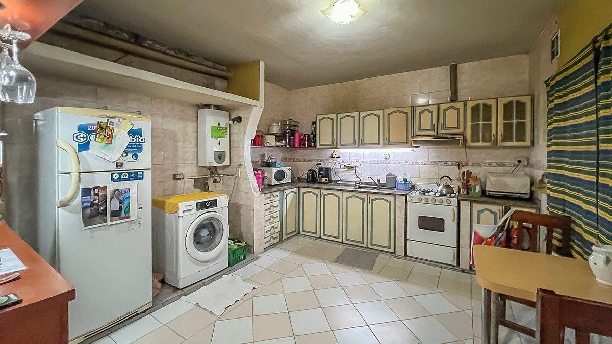 Foto de VENTA CASA 3 DORMITORIOS Y PATIO BARRIO LAS HERAS, imagen 5