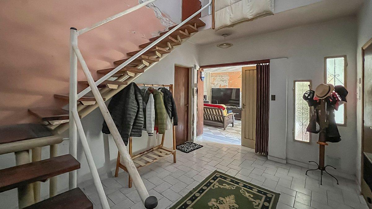 Foto de VENTA CASA 3 DORMITORIOS Y PATIO BARRIO LAS HERAS, imagen 2