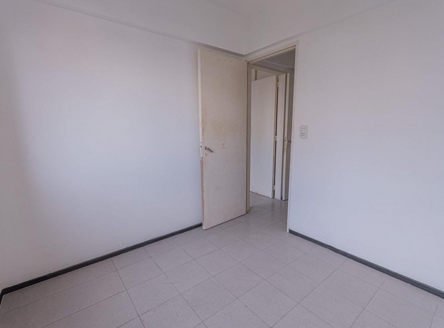 Foto de VENTA DEPARTAMENTO 2 DORMIT. CON COCHERA - CENTRO, imagen 4