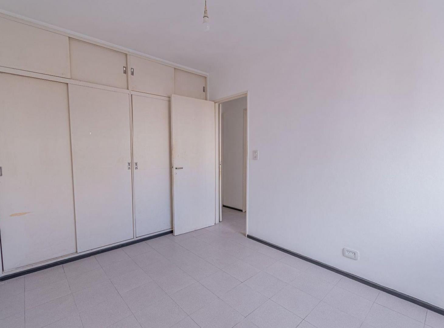 Foto de VENTA DEPARTAMENTO 2 DORMIT. CON COCHERA - CENTRO, imagen 5