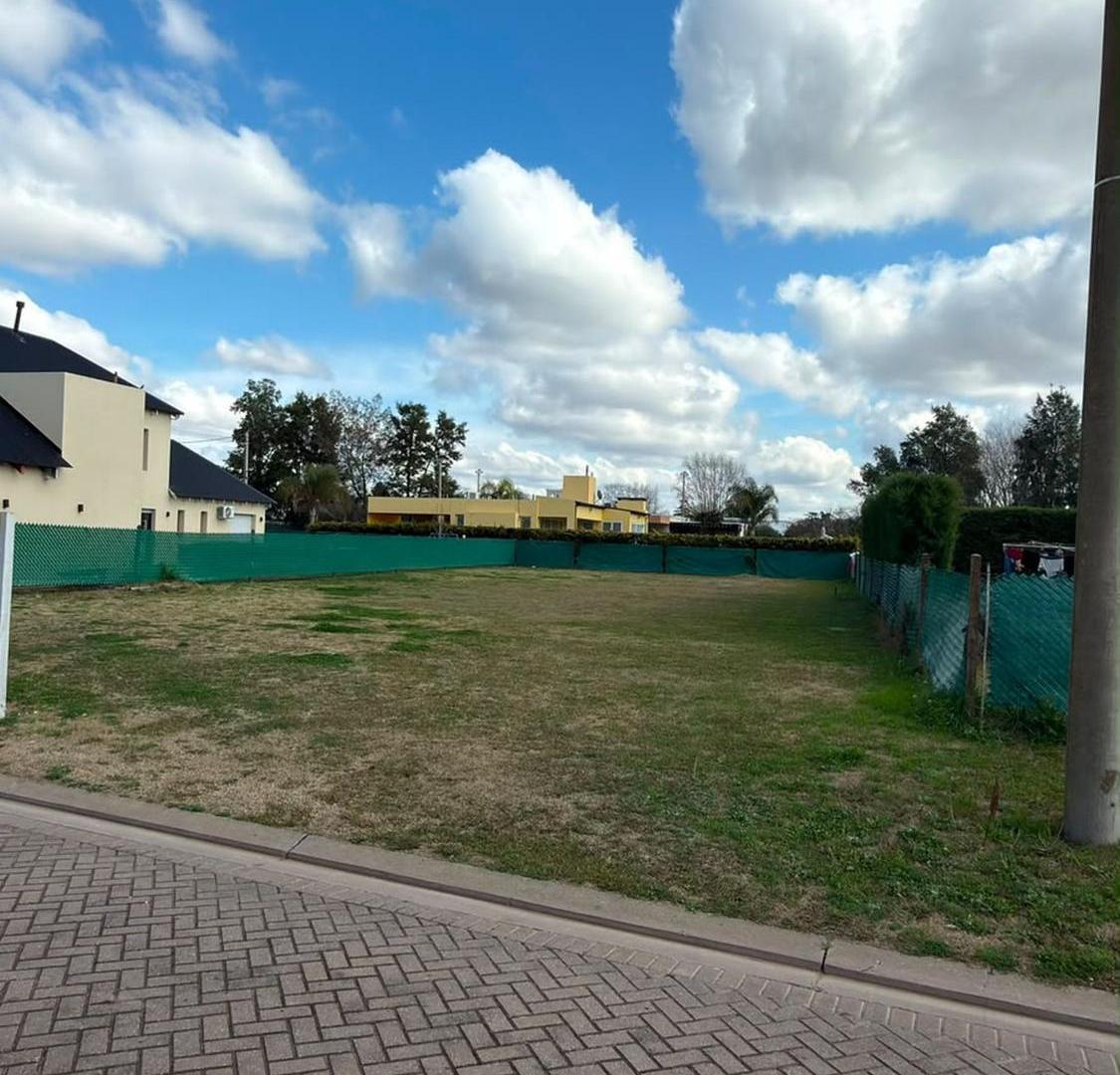 Foto de VENTA LOTE BARRIO PRIVADO LA ANTONELLA ZAVALLA, imagen 1