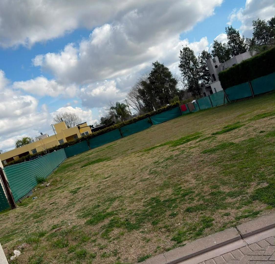 Foto de VENTA LOTE BARRIO PRIVADO LA ANTONELLA ZAVALLA, imagen 2