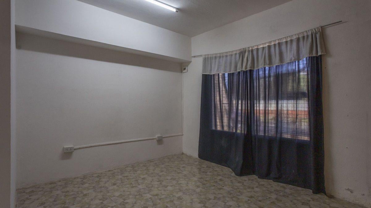 Foto de VENTA CASA FRENTE EN BARRIO LAS HERAS, imagen 2