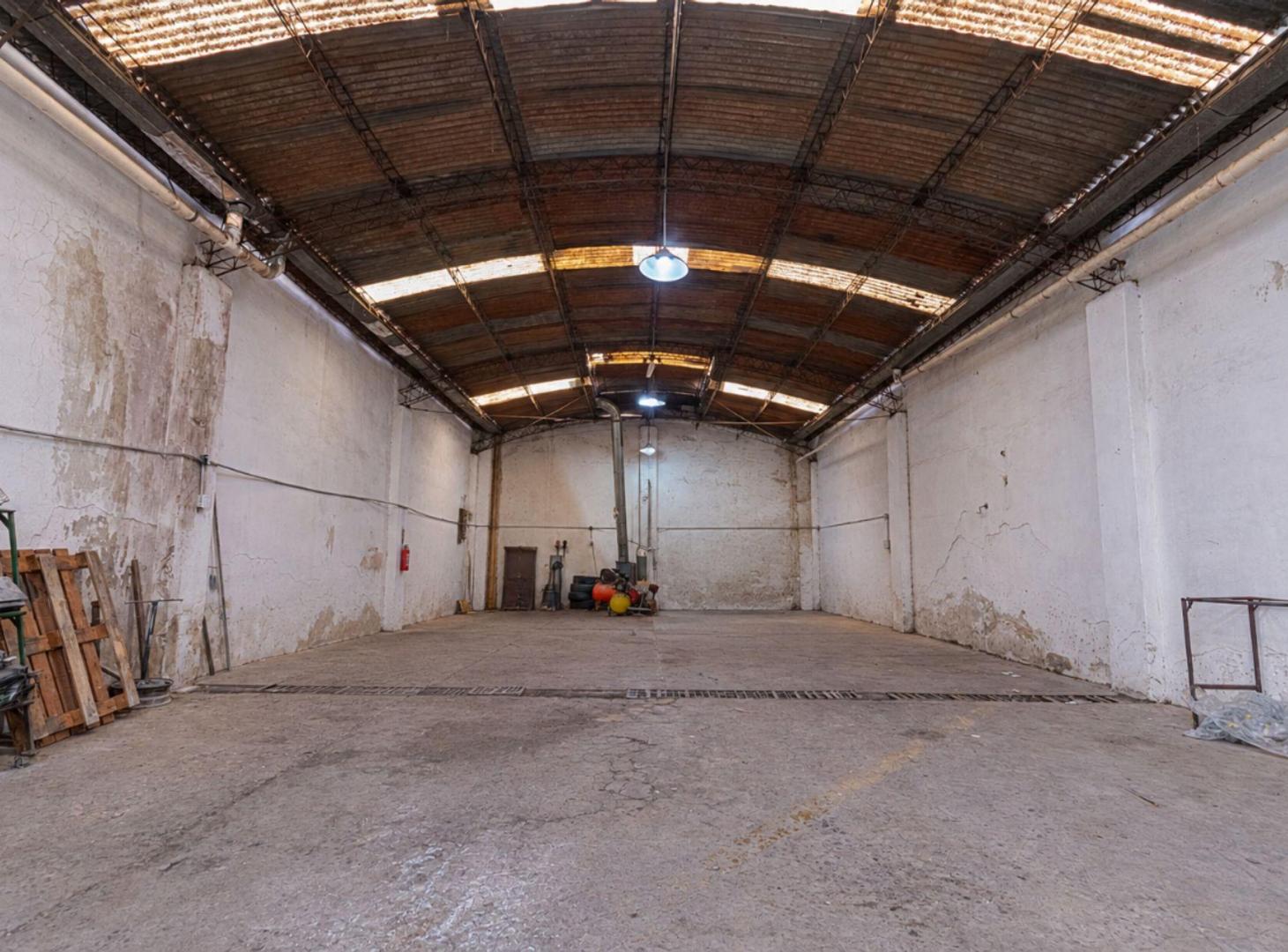 Foto de VENTA/PERMUTA GALPON PARABOLICO DE 400M2 Rosario., imagen 5