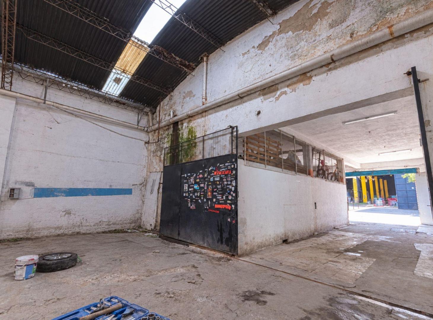 Foto de VENTA/PERMUTA GALPON PARABOLICO DE 400M2 Rosario., imagen 1