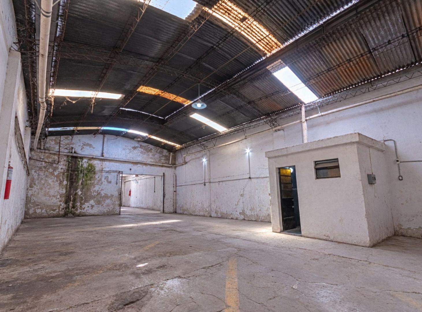 Foto de VENTA/PERMUTA GALPON PARABOLICO DE 400M2 Rosario., imagen 3