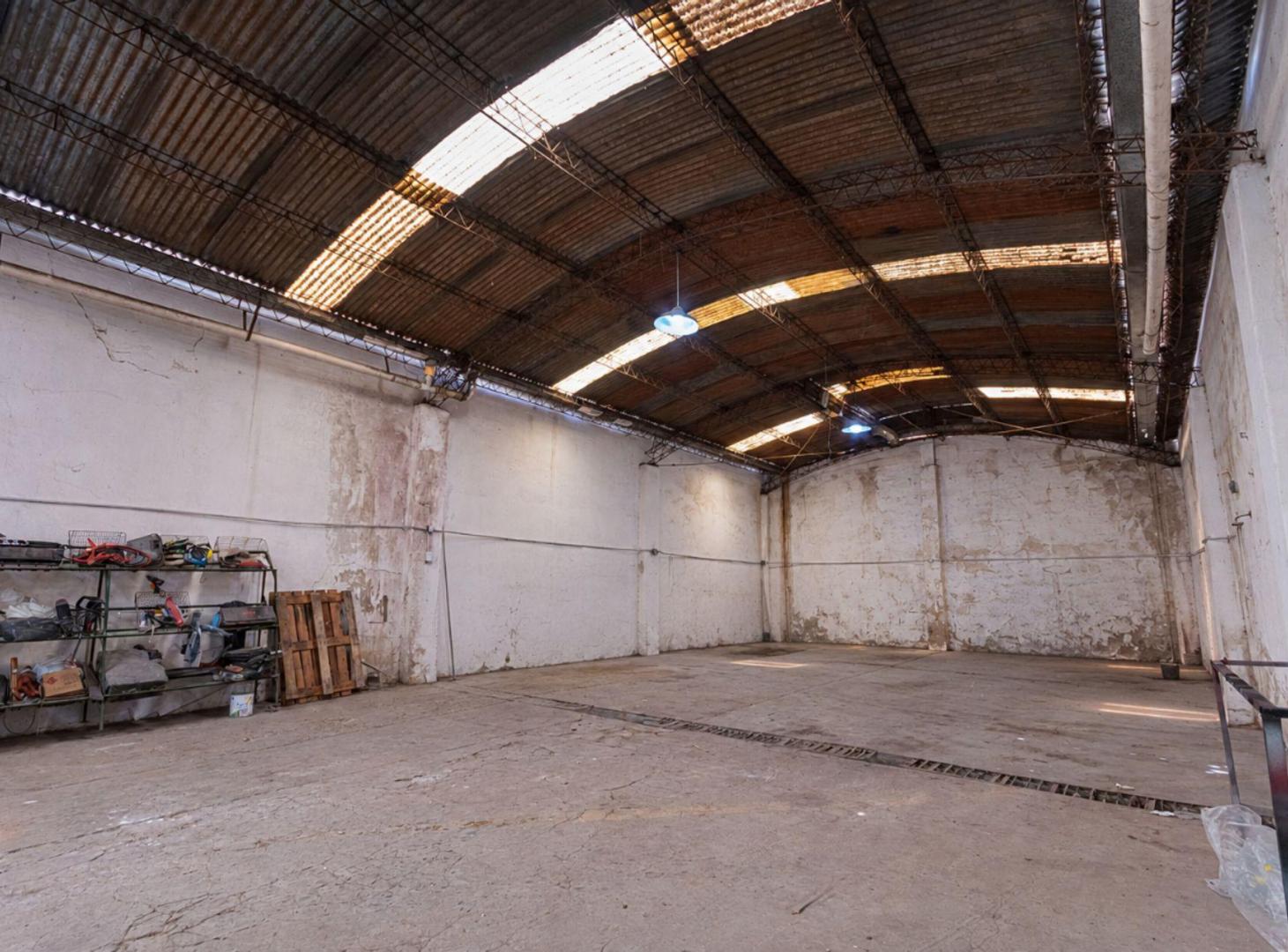 Foto de VENTA/PERMUTA GALPON PARABOLICO DE 400M2 Rosario., imagen 4