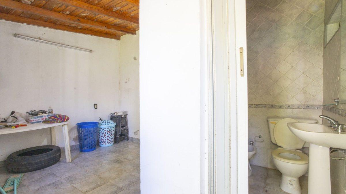 Foto de CASA EN VENTA 1 DORMI, PILETA-QUINCHO EN YBARLUCEA, imagen 3