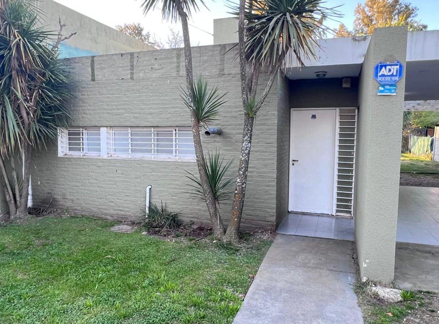 Foto de CASA EN ALQUILER DE 2 DORMIS CON PISCINA Y PARQUE, imagen 2