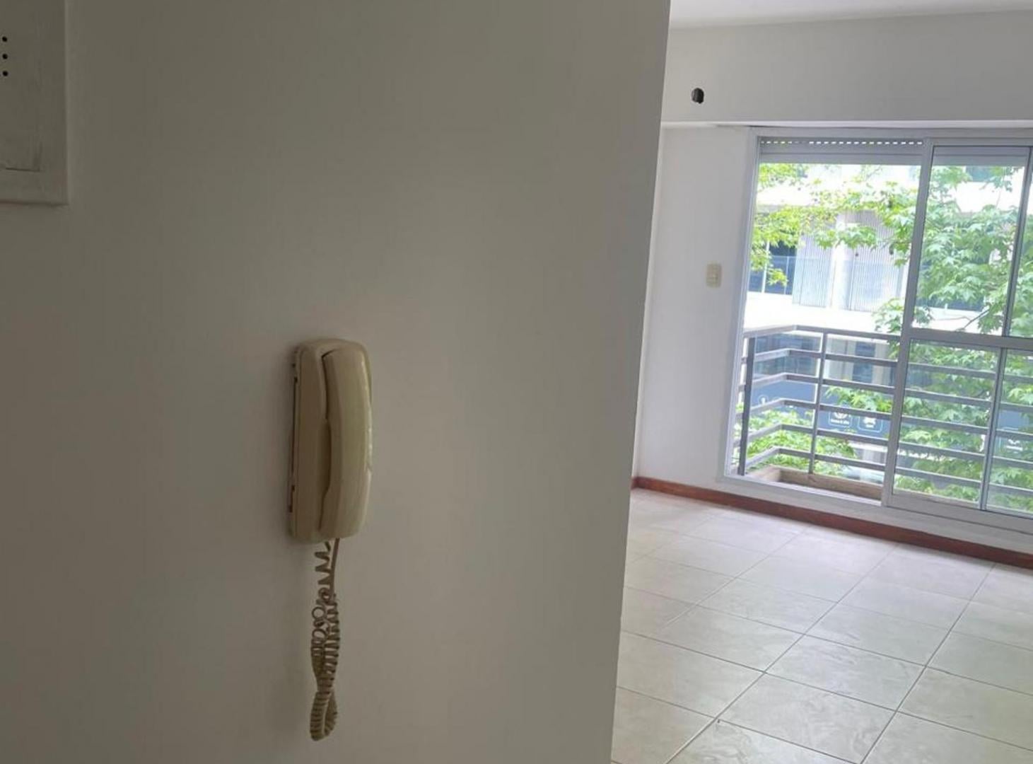 Foto de Alquiler Monoambiente 2piso escalera, imagen 5
