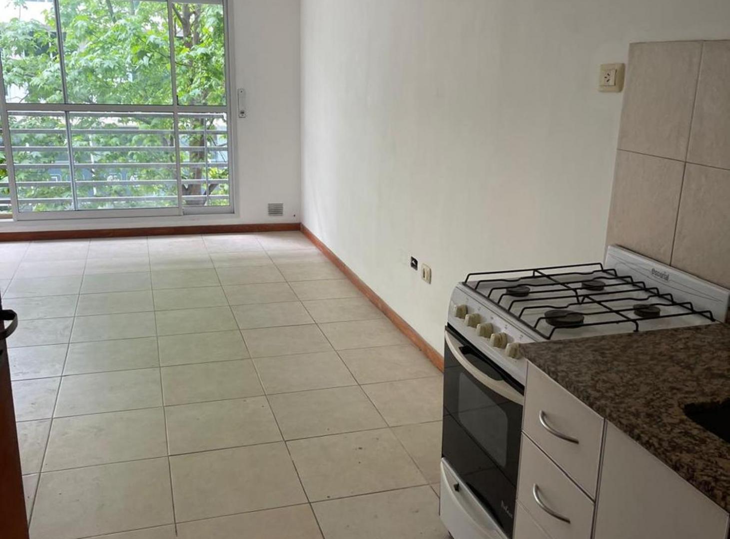 Foto de Alquiler Monoambiente 2piso escalera, imagen 1